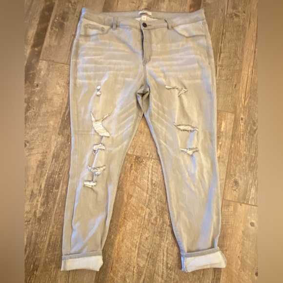 Women’s plus size Distressed Denim Jeans Size 20 - Picture 4 of 4